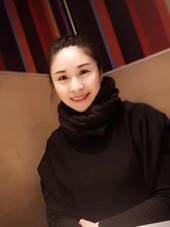 穿黑色衣服的小孩描述已自动生成